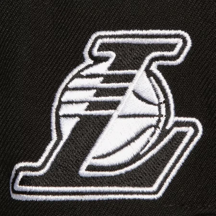 Бейсболка Mitchell & Ness Black White Los Angeles Lakers Evergreen OG Snapback Hat