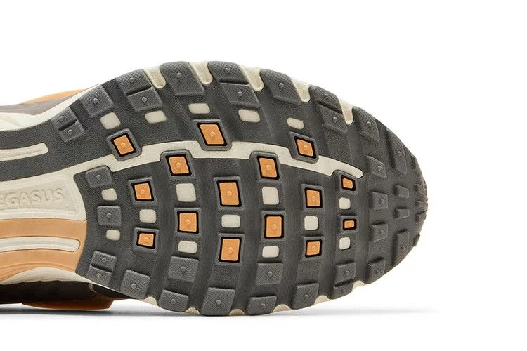 Krossovki-Nike-Pegasus-Wave-Premium-College-Grey-Copper-Moon-4