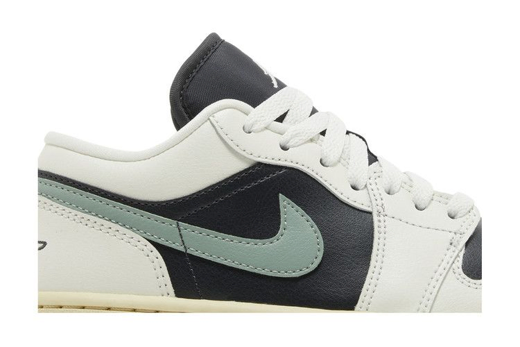 Кроссовки Wmns Air Jordan 1 Low 'Jade Smoke'