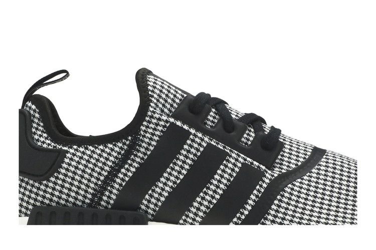 nmd_r1-black-white-fv5438_01