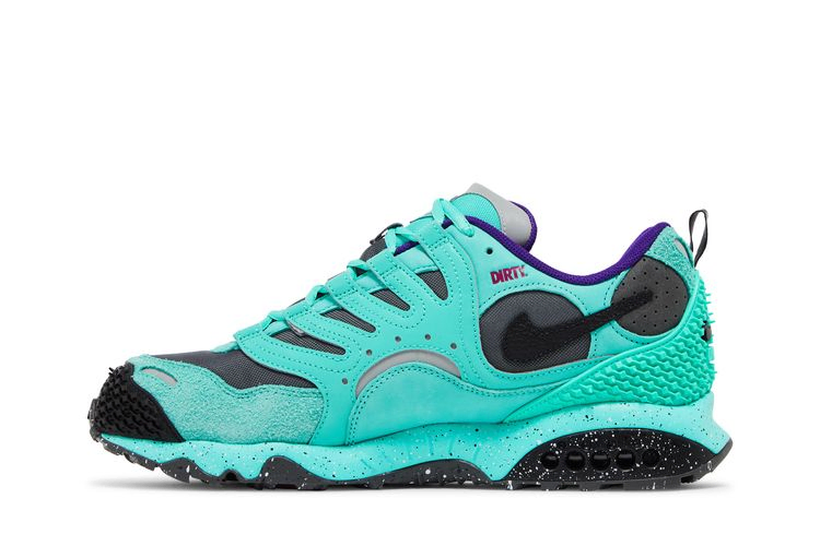Кроссовки Undefeated x Nike Air Terra Humara 'Light Menta'