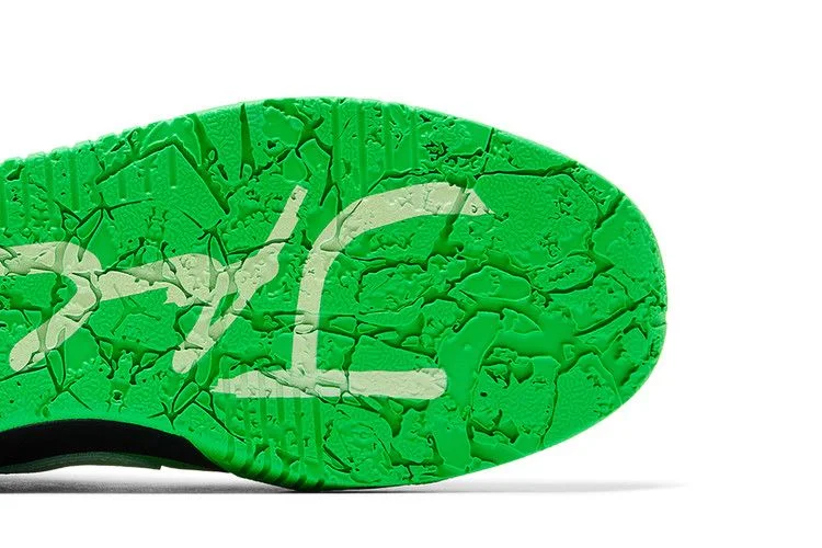 travis-scott-x-jordan-jumpman-jack-tr-green-spark-im9113-300_5