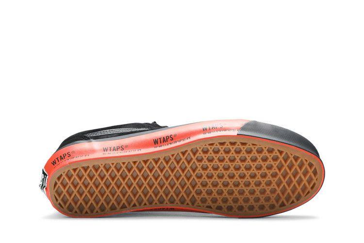 wtaps-x-old-skool-lx-black-orange-vn0a4p3x20e1_03
