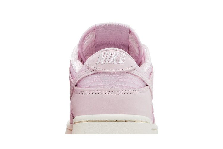 Кроссовки Nike Wmns Dunk Low 'Lace Pack - Regal Pink'