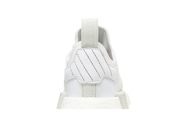Кроссовки Adidas Wmns NMD_R1 'Cloud White'