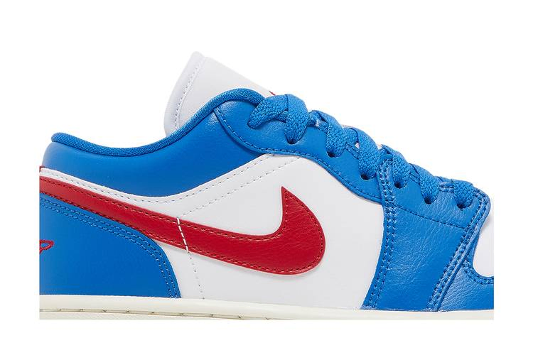 Кроссовки Wmns Air Jordan 1 Low 'Sport Blue Gym Red'