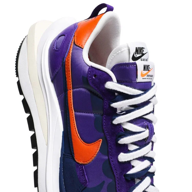 Krossovki-sacai-x-Nike-VaporWaffle-Dark-Iris-9