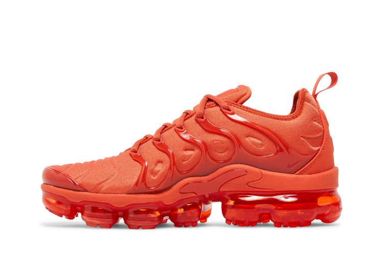 Кроссовки Nike Wmns Air VaporMax Plus 'Triple Orange'