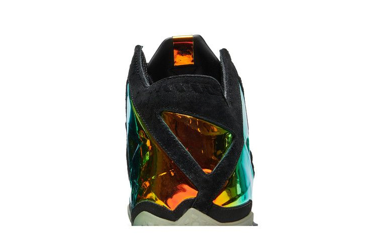 Кроссовки Nike LeBron 11 EXT QS 'Kings Crown'
