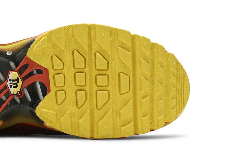 Krossovki-Nike-Air-Max-Plus-GS-Chrome-Yellow-4