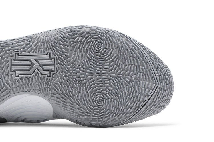 kyrie-low-3-tb-wolf-grey-cw4147-003_04