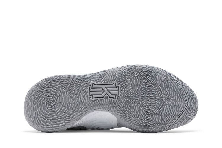 kyrie-low-3-tb-wolf-grey-cw4147-003_03