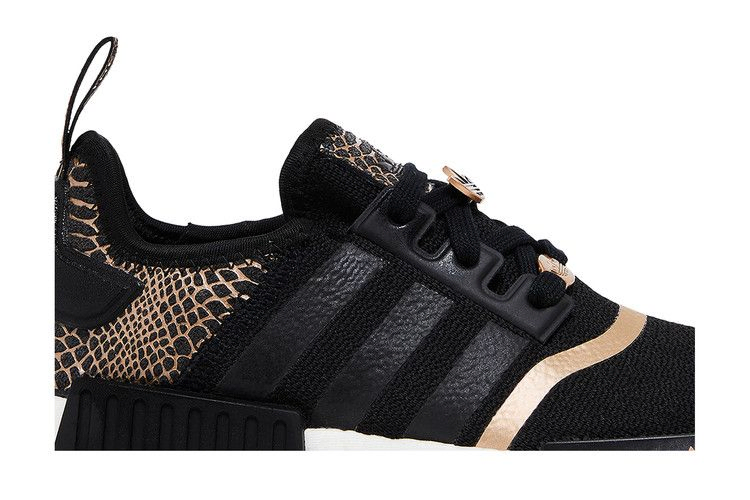 Кроссовки Adidas Wmns NMD_R1 'Black Rose Gold'
