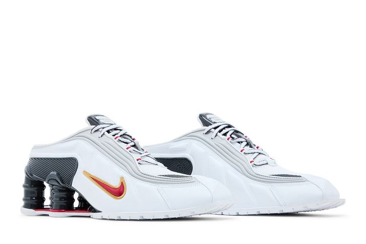martine-rose-x-wmns-shox-mule-mr4-metallic-platinum-varsity-red-im5420-100_07