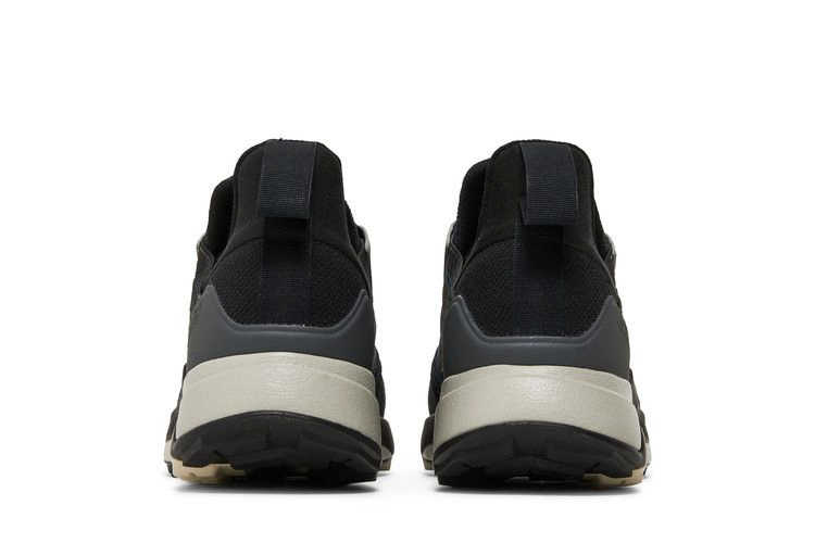 terrex-trailmaker-black-aluminium-fu7237_05