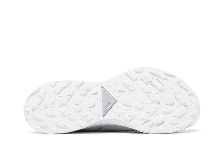 Krossovki-Nike-Pegasus-Trail-2-Gore-Tex-Pure-Platinum-3