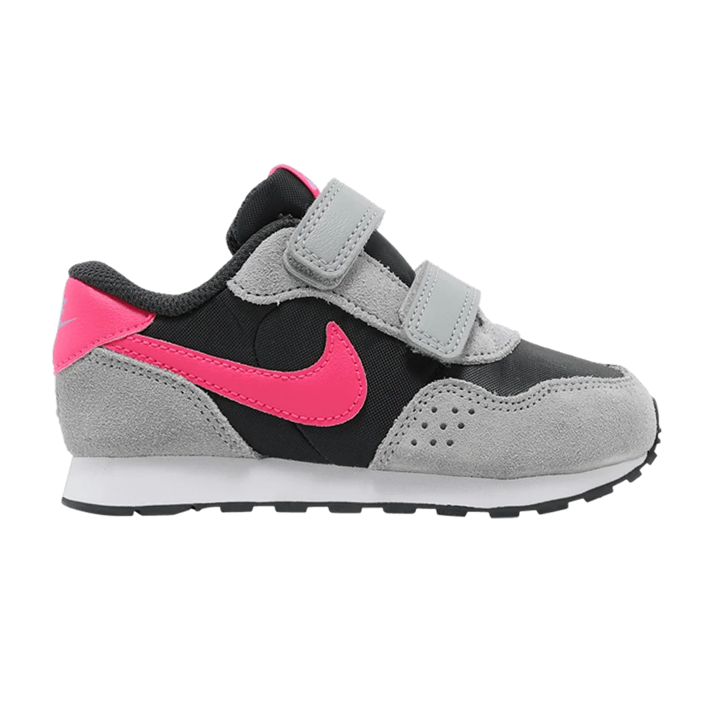 Krossovki-Nike-MD-Valiant-TD-Dark-Smoke-Grey-Fuchsia-Glow