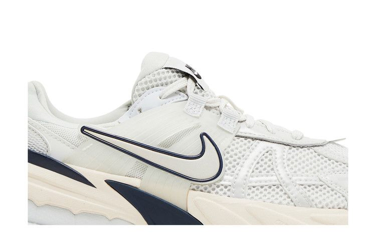 Кроссовки Nike Wmns V2K Run 'Platinum Tint Guava Ice'