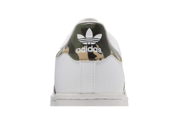 superstar-big-kid-white-camo-hq4287_06