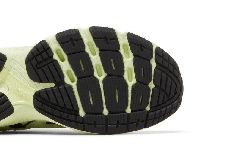 Кроссовки adidas Wmns Astir 'Almost Lime Paint Drip'