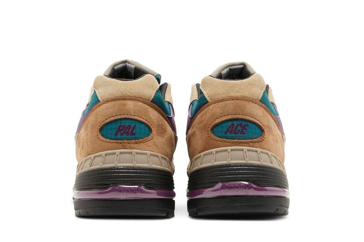 Кроссовки Palace x New Balance 991 Made in England 'Taos Taupe Grape'