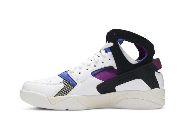 air-flight-huarache-prm-qs-686203-100_02