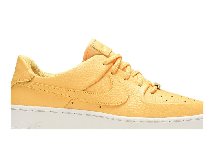 Кроссовки Nike Wmns Air Force 1 Sage Low 'Topaz Gold'