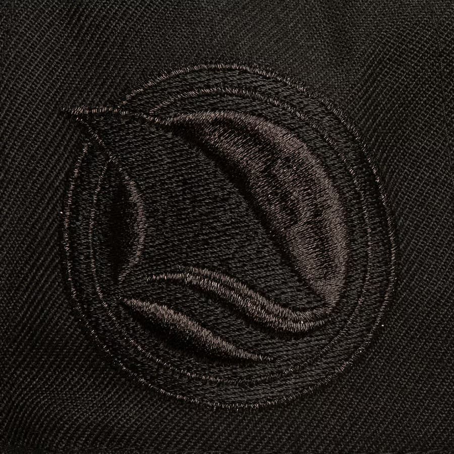 Бейсболка Mitchell & Ness Black San Jose Sharks Pearl Snapback Hat