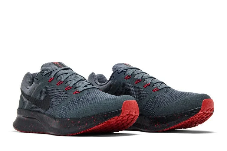 Krossovki-Nike-Run-Swift-3-Dark-Grey-University-Red-7