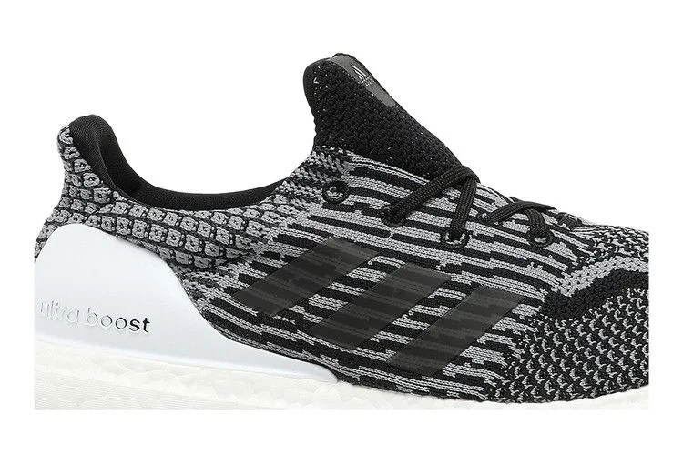 Krossovki-adidas-UltraBoost-5.0-Uncaged-DNA-Oreo-1