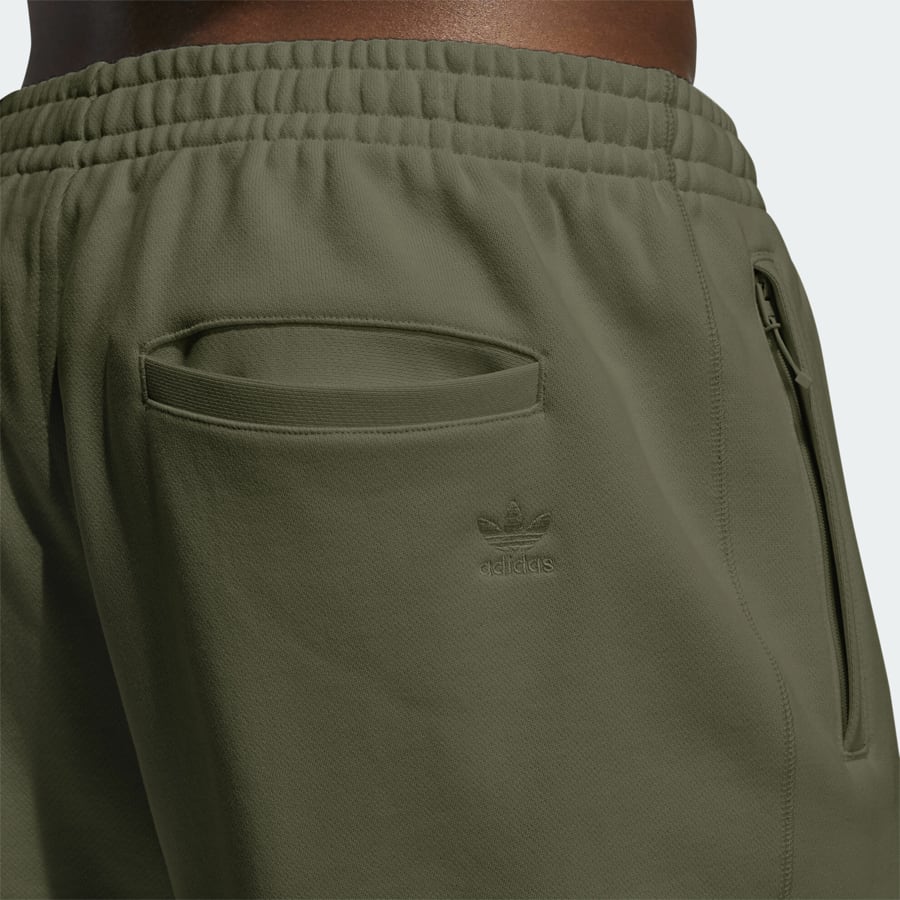 Спортивные штаны adidas Pharrell Williams Basics Sweat Pants Olive Cargo