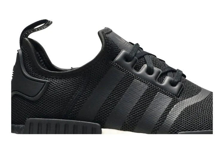 Krossovki-Adidas-NMD_R1-Japanese-Side-Print-1