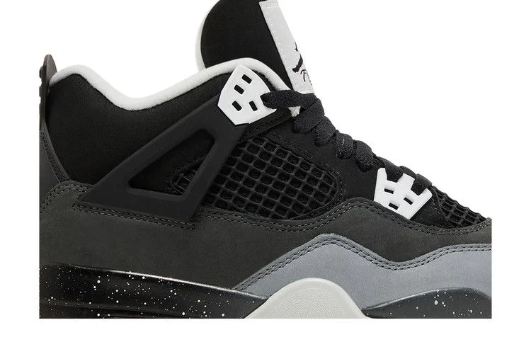 Krossovki-Air-Jordan-4-Retro-GS-Fear-2024-1