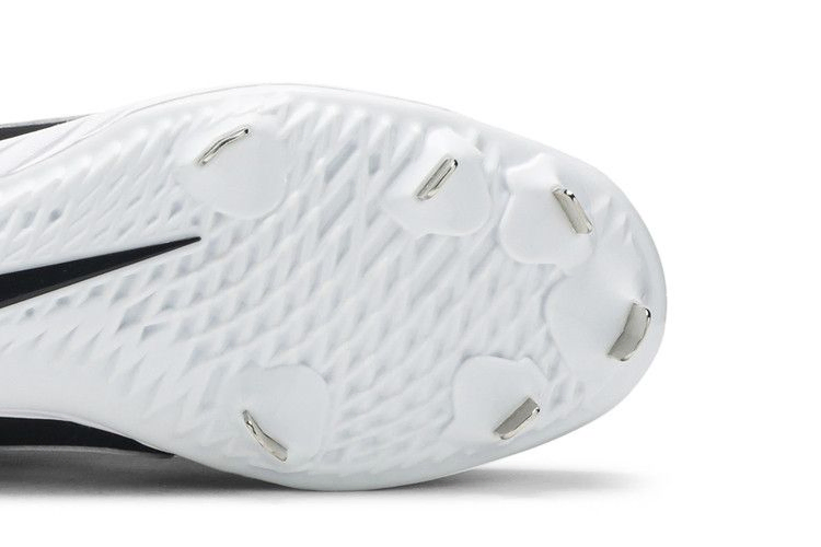 alpha-huarache-varsity-low-black-white-ao7960-001_04