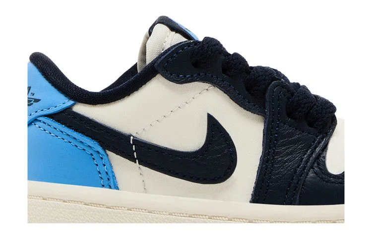 Krossovki-Air-Jordan-1-Retro-Low-OG-TD-Obsidian-UNC-1