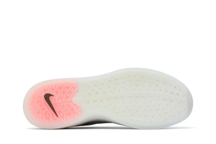 Krossovki-Nike-Zoom-Nyjah-4-SB-College-Grey-3
