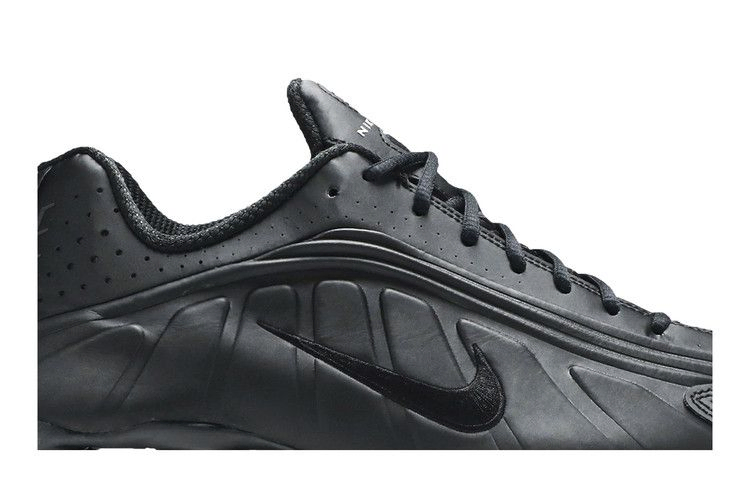 Кроссовки Nike Shox R4 'Triple Black Embroidered Swoosh'