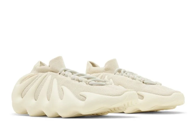 Krossovki-adidas-Yeezy-450-Cloud-White-7