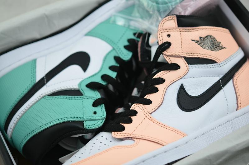 Wmns-Air-Jordan-1-Retro-High-Multi-Color-17