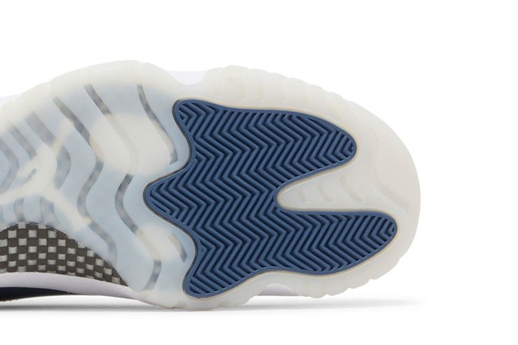 air-jordan-11-retro-low-midnight-navy-fv5104-104_04