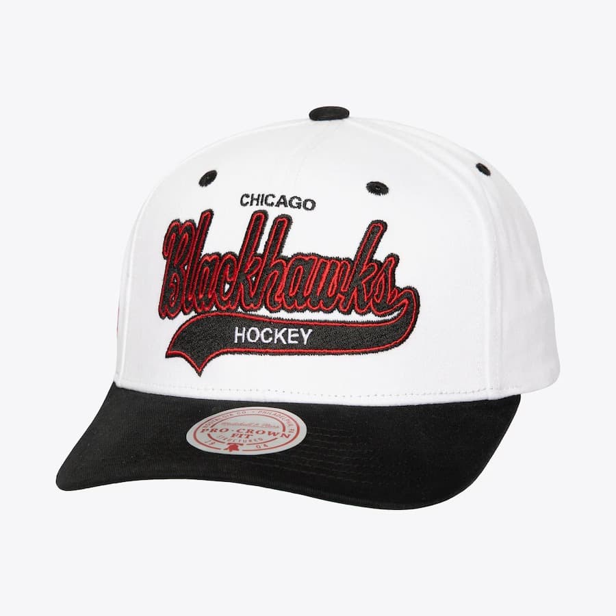 Бейсболка Mitchell & Ness White Chicago Blackhawks Tail Sweep Pro Snapback Hat