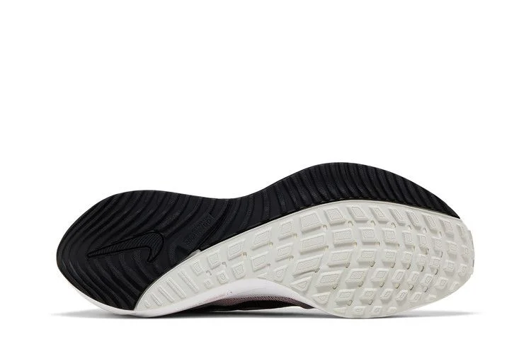 Кроссовки Nike Air Zoom Vomero 16 'Photon Dust Light Crimson'