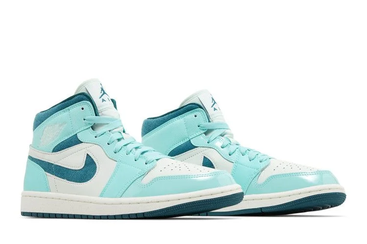 Krossovki-Wmns-Air-Jordan-1-Mid-SE-Bleached-Turquoise-7
