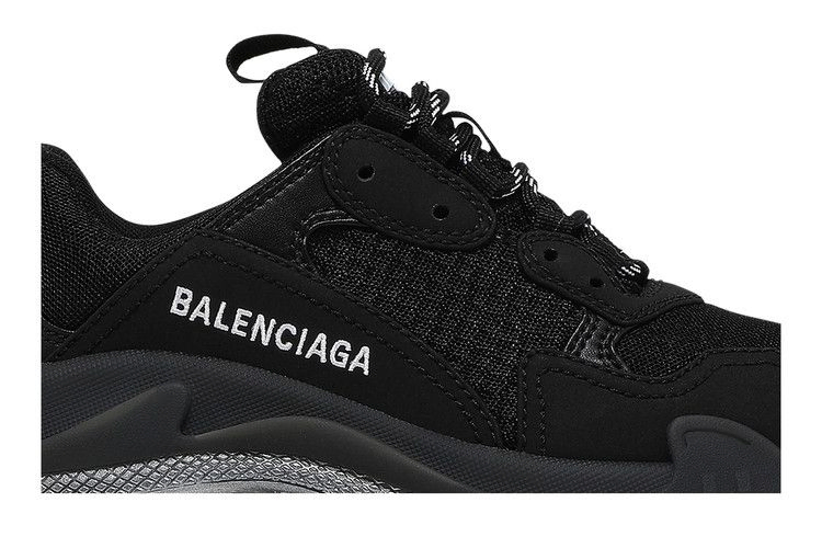 Кроссовки Balenciaga Wmns Triple S Sneaker 'Black Iridescent'