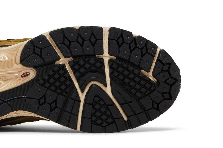 Krossovki-New-Balance-2002R-Protection-Pack-High-Desert-4
