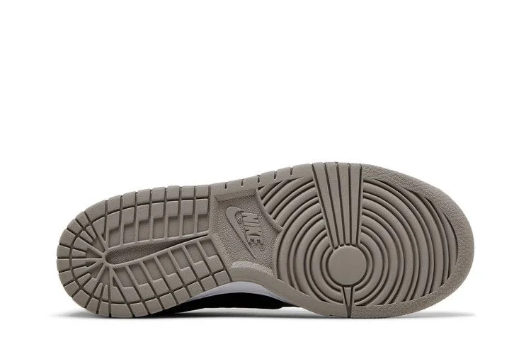 Кроссовки Nike Dunk Low GS 'College Grey Black'