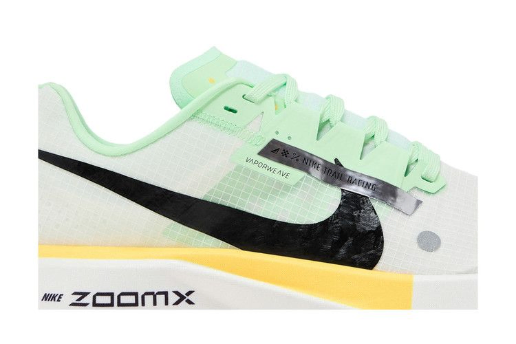 zoomx-ultrafly-trail-summit-white-vapor-green-dx1978-102_01