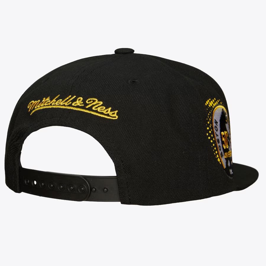 Бейсболка Mitchell & Ness Black Boston Bruins Big Face 7.0 Vintage Snapback Hat