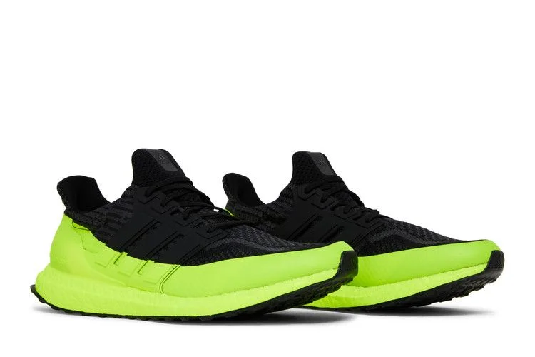Krossovki-adidas-UltraBoost-5.0-DNA-Black-Solar-Yellow-7