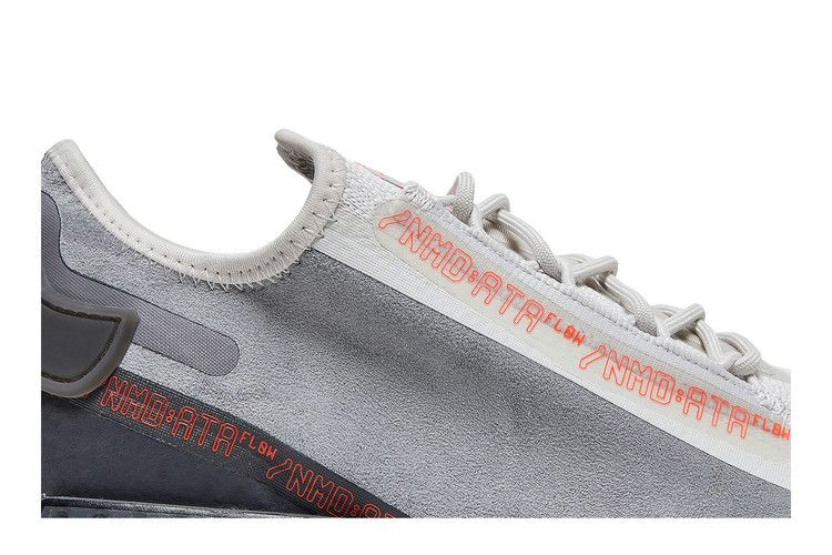 nmd_r1-spectoo-speedlines-h67407_01
